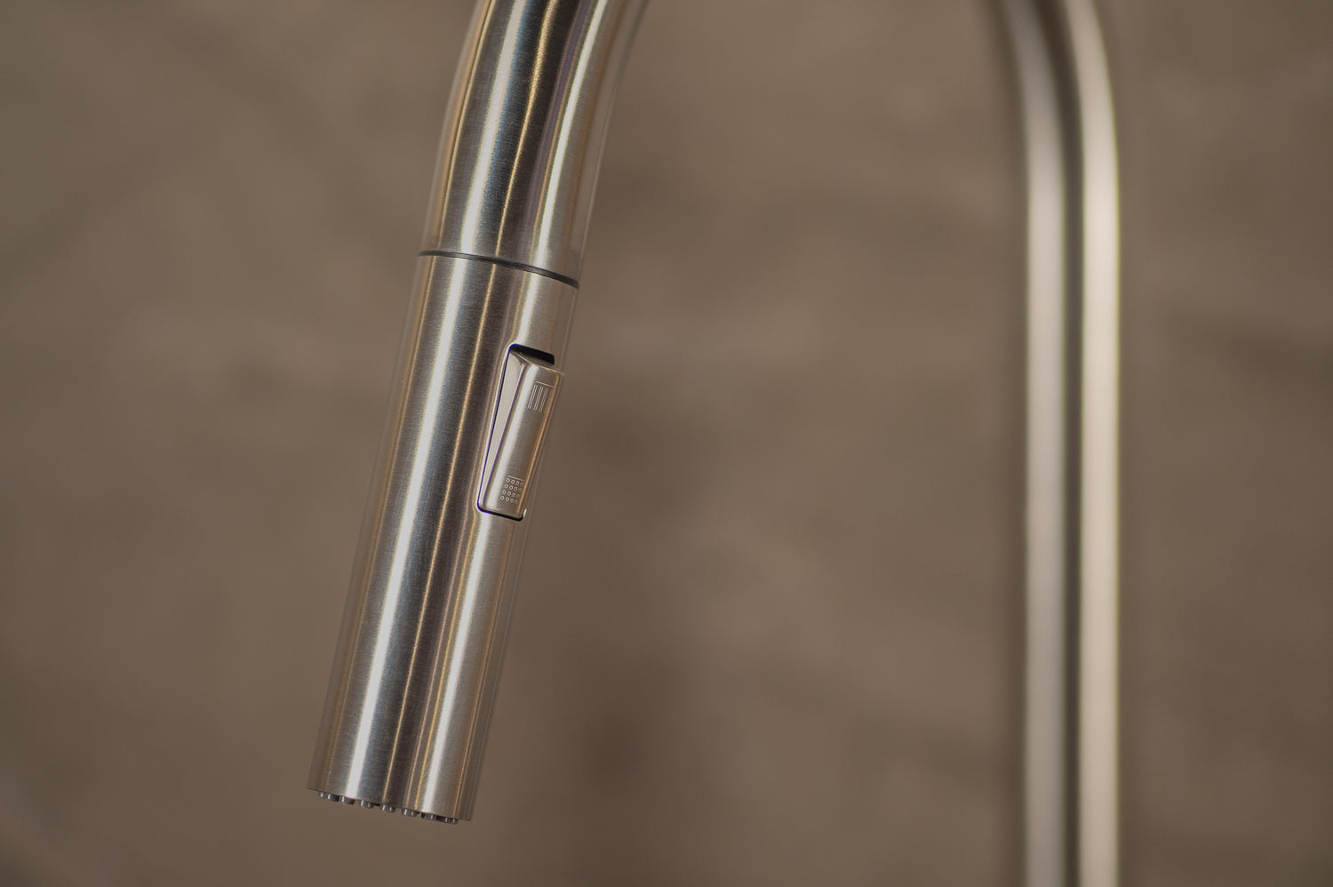 Stainless steel kitchen tap Mizzo Trigo with Spray - Brush function