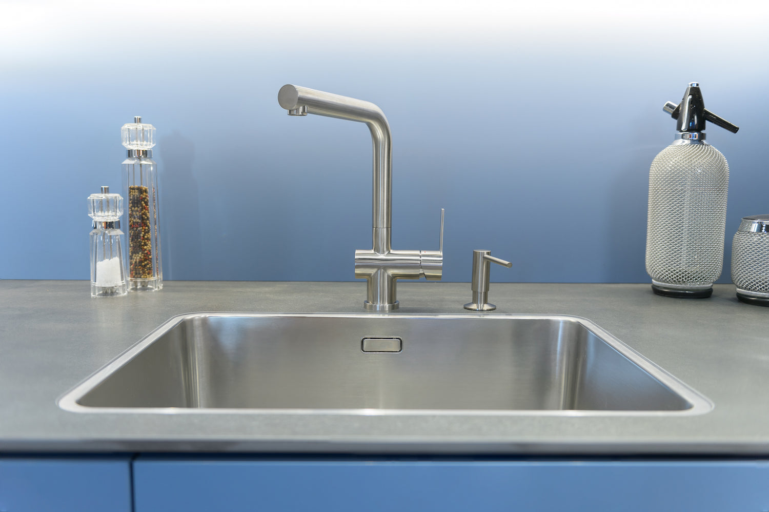 Mizzo Arlori kitchen tap brushed steel
